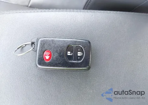 2010 Toyota Prius Iv z USA, uszkodzony, nr VIN JTDKN3DU2A0075292